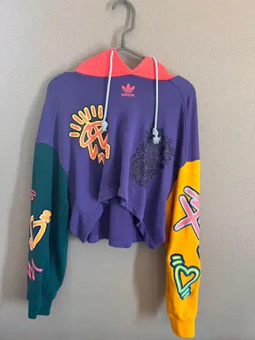 adidas 크롭 후드티