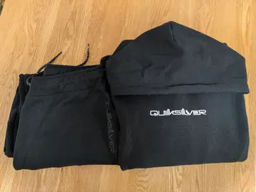 Quiksilver 블랙 후드 부착 트레이닝복