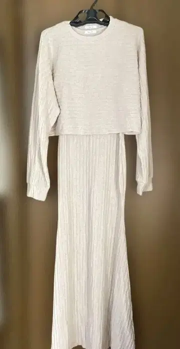 베이지 슬리브리스 니트 원피스 M 사이즈