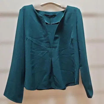 어반 리서치 미사용 새상품 긴팔 블라우스