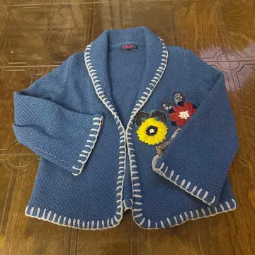 유키토리이 인터내셔널의 니트 자켓