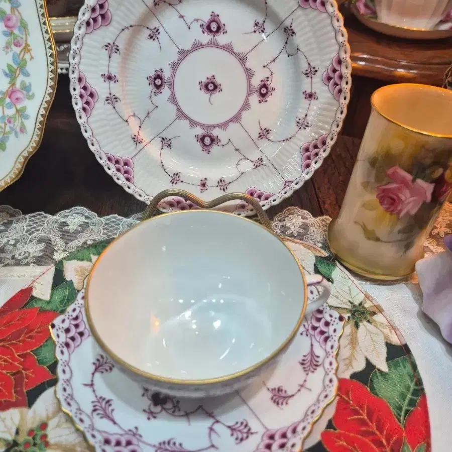 Royal Copenhagen Royal Purple Gold Tea Cup 1