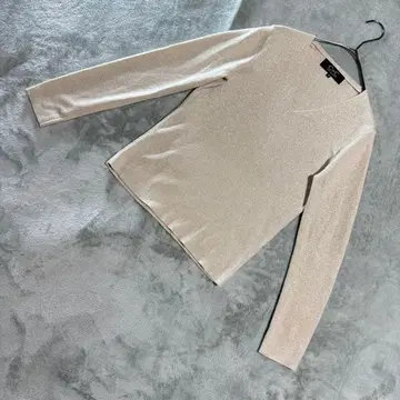 [ 새상품급 ] COUP DE CHANCE 라메 V넥 니트 38 베이지