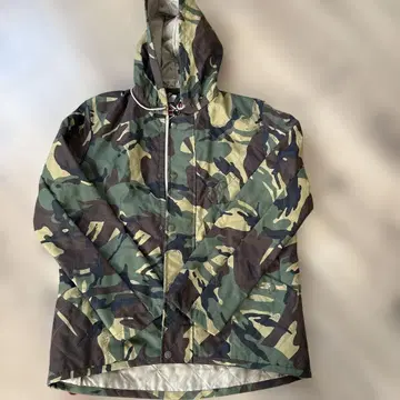 새상품급 TAKEO KIKUCHI 카모 패턴 점퍼 사이즈 38