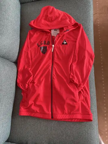 새상품급 르꼬끄 스포르티브 빨간색 후드 부착 자켓 후드티