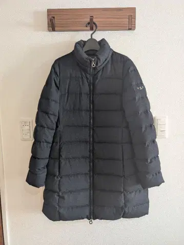 TATRAS 네이비 후드 퍼 포함 롱 다운 자켓