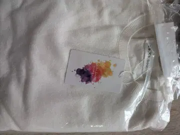 화이트 코튼 긴팔 T셔츠