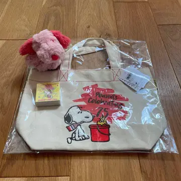 스누피 토트백과 봉제 인형 세트