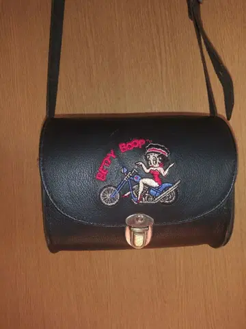 베티짱 한정판 즉매품 숄더백