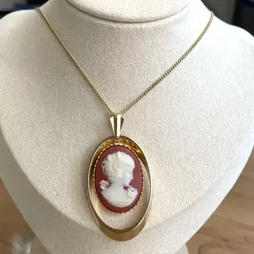 카메오 골드 컬러 목걸이