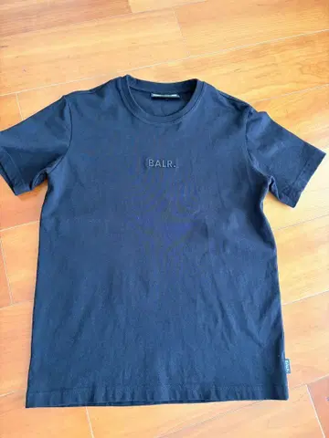 새상품급 BALR. 보라 반팔 티셔츠 블랙 로고 화이트 M 사이즈
