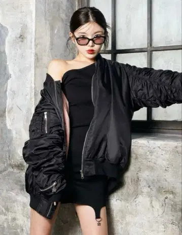 다리치 볼륨 개더 MA-1 블랙