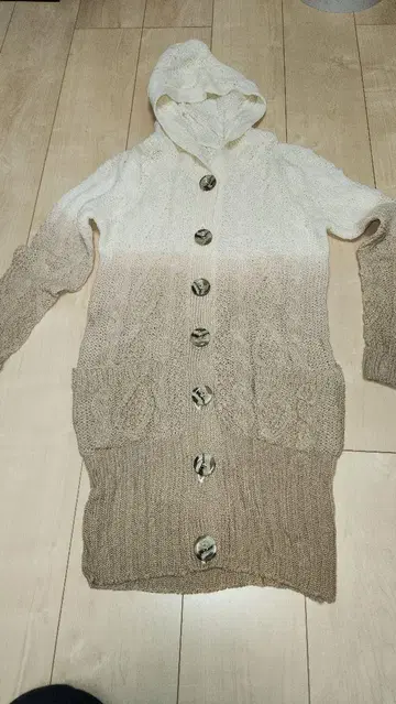 DURAS 후드 부착 그라데이션 굵은 니트 스웨터 moussy