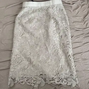 아이보리 레이스 타이트 스커트 무릎 기장