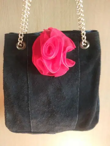 블랙 스웨이드 토트 숄더백 레드 (장미) 플라워 장식
