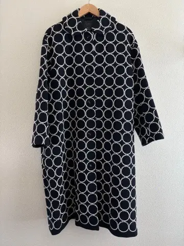 2023AW 미나 페르호넨 탬버린 둥근 카라 자수 코트 38