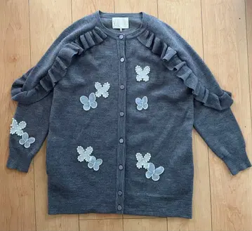 체스티 Chesty 버터플라이 펄 니트 가디건