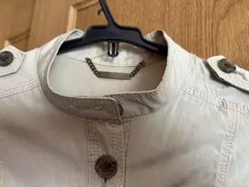 아이보리 버튼 자켓 마이클코어스