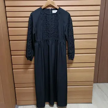 블랙 레이스 장식 긴팔 원피스