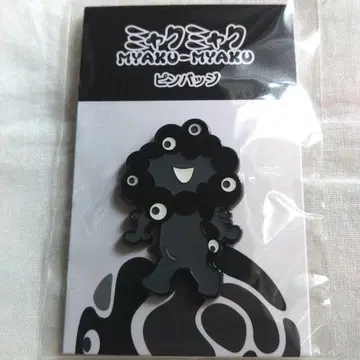 블랙 미야쿠미야쿠 핀 배지 C