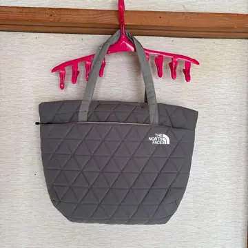 THE NORTH FACE 퀼팅 토트백 그레이