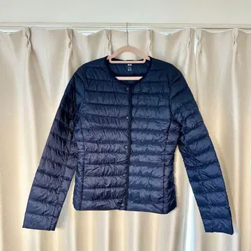 유니클로 라이트 다운 자켓 M 사이즈 네이비