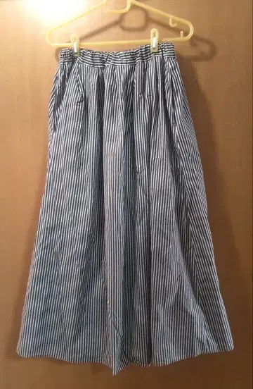 Manna 스트라이프 플레어 롱 스커트