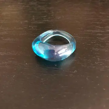 파란색 투명 반지