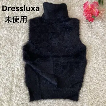 컨디션 최상 드레스룩사 샤기 니트 터틀넥 블랙 F 사이드 슬릿