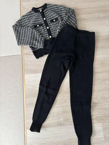 미라 오웬 블랙 화이트 체크 무늬 니트 셋업