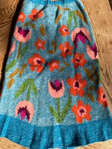 츠모리치사토 니트 스커트