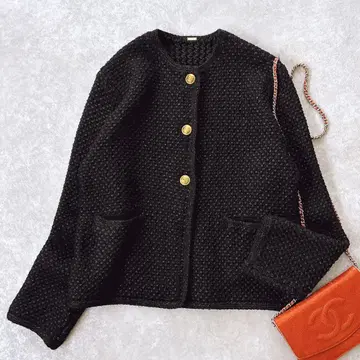 새상품급 미라 오웬 골드 버튼 니트 트위드 가디건 블랙