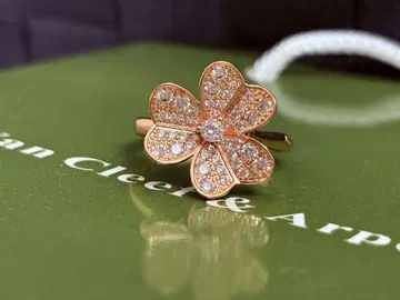 꽃 모티브 로즈 골드링