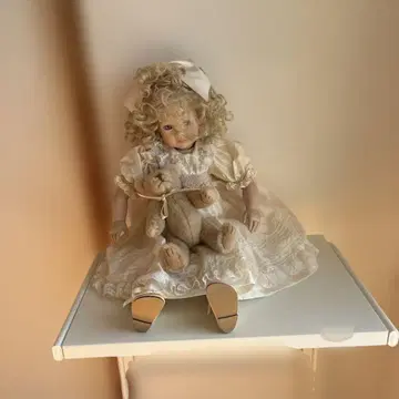 앤티크 인형과 봉제 인형