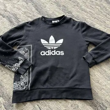 adidas 맨투맨 페이즐리 무늬 블랙 L 트레이닝복 후드티