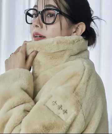 이번 시즌 TATRAS 플리스 자켓 베이지 02