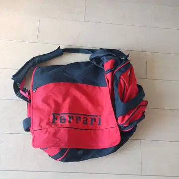 페라리 보스턴 백 레드 블랙