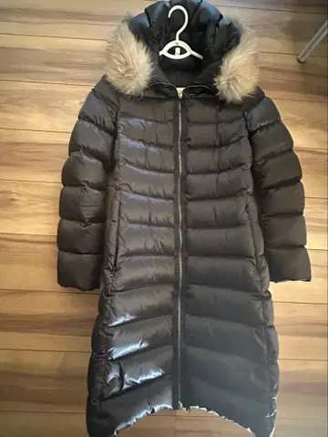 MONCLER 블랙 후드 부착 롱 다운 자켓