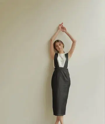 SOUAIRE 소아르 데님 오버롤 스커트 블랙