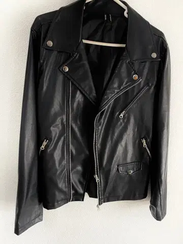 HALHAM 블랙 가죽 라이더 자켓