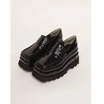 Darich 에나멜 플랫폼 로퍼 블랙 M 사이즈 시착만 한 상품