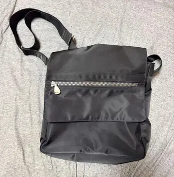 폴 스미스 블랙 숄더백