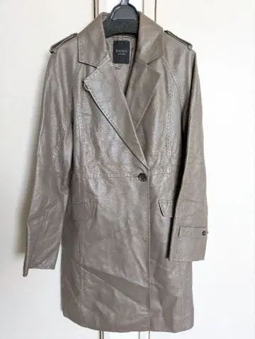 [ DAMA ] 체스터풍 가죽 코트