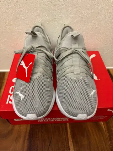 PUMA 그레이 스니커즈