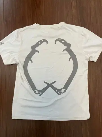 MOUNTAIN HARDWEAR OE6948 백 프린트 T셔츠 화이트