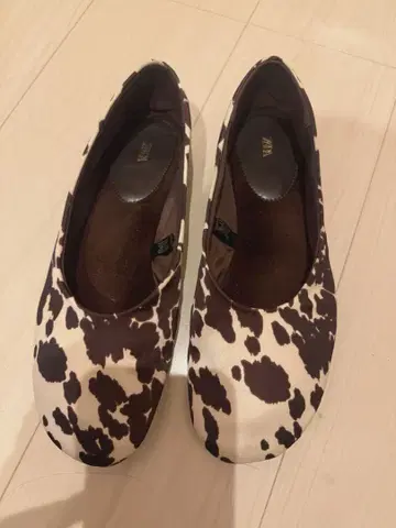 ZARA 애니멀 무늬 발레 슈즈