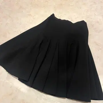 폭시 블랙 스커트