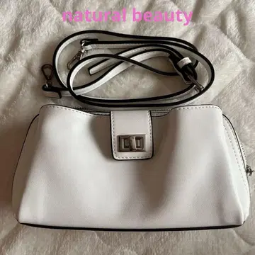 내추럴 뷰티 화이트 숄더백 합성 피혁