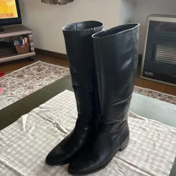 미사용 새상품 가죽 롱 부츠 23.5cm