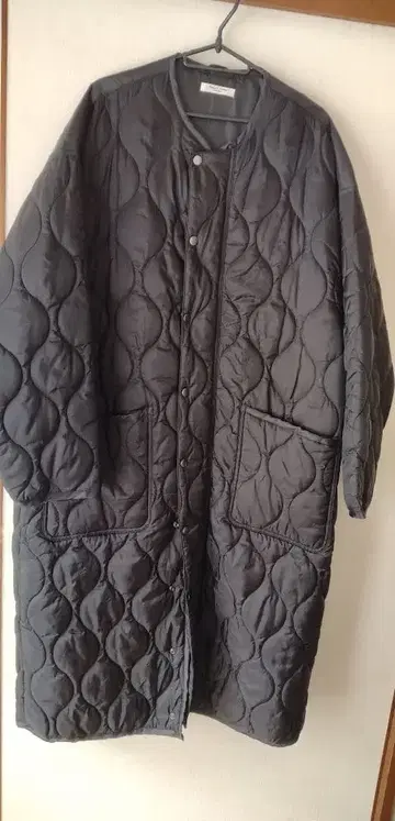 프릭스스토어 퀼팅 롱 코트